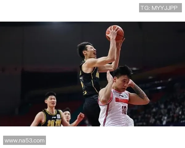 深圳篮球队以98分稳居大师赛积分榜首位争夺冠军的希望依然强烈